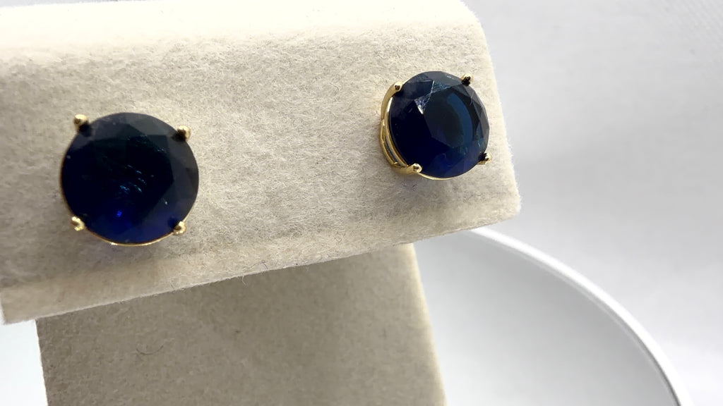 Round Solitaire Stud Earrings