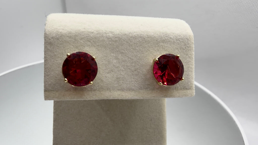 Round Solitaire Stud Earrings