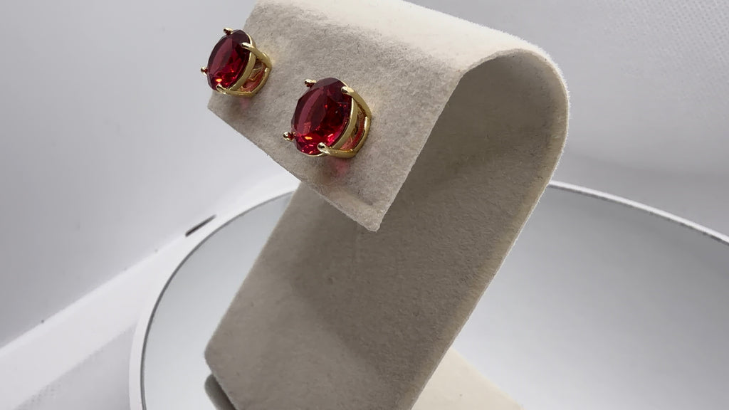 Round Solitaire Stud Earrings