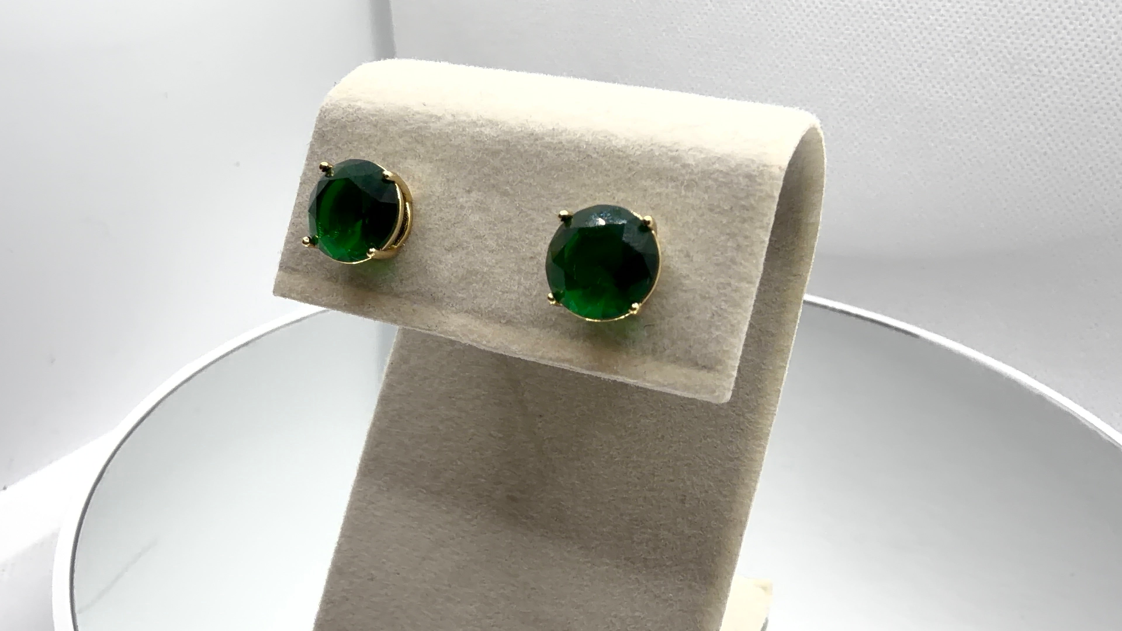 Round Solitaire Stud Earrings