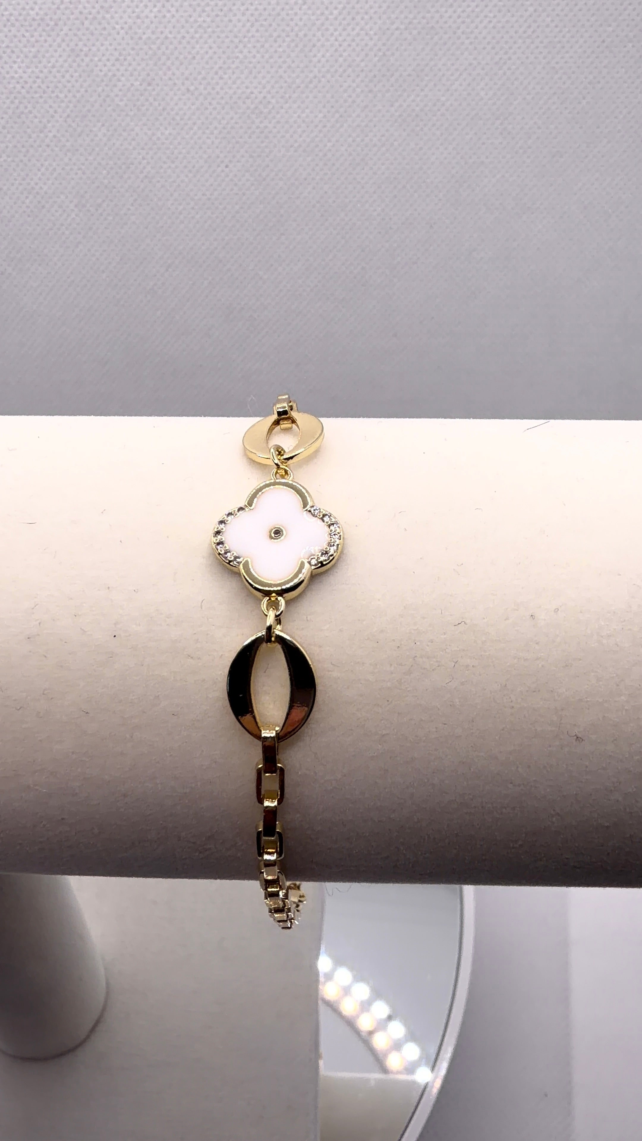 Gold Clover Charm Link Bracelet