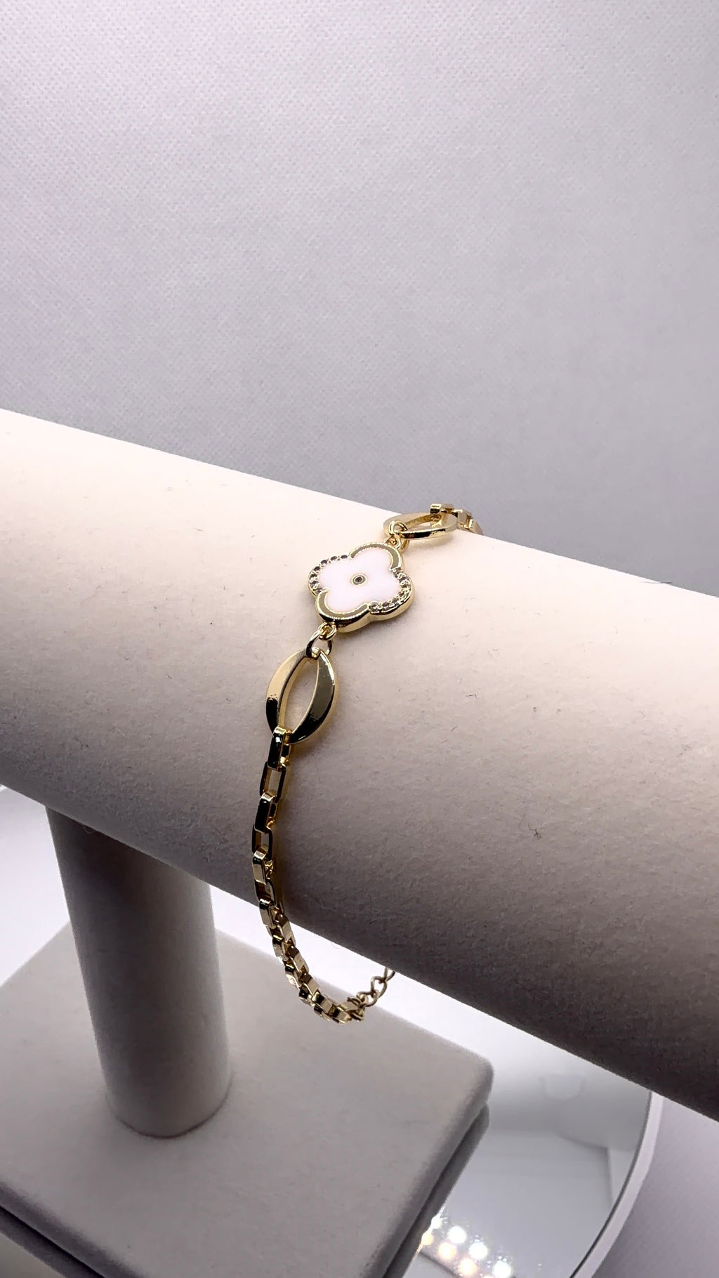 Gold Clover Charm Link Bracelet