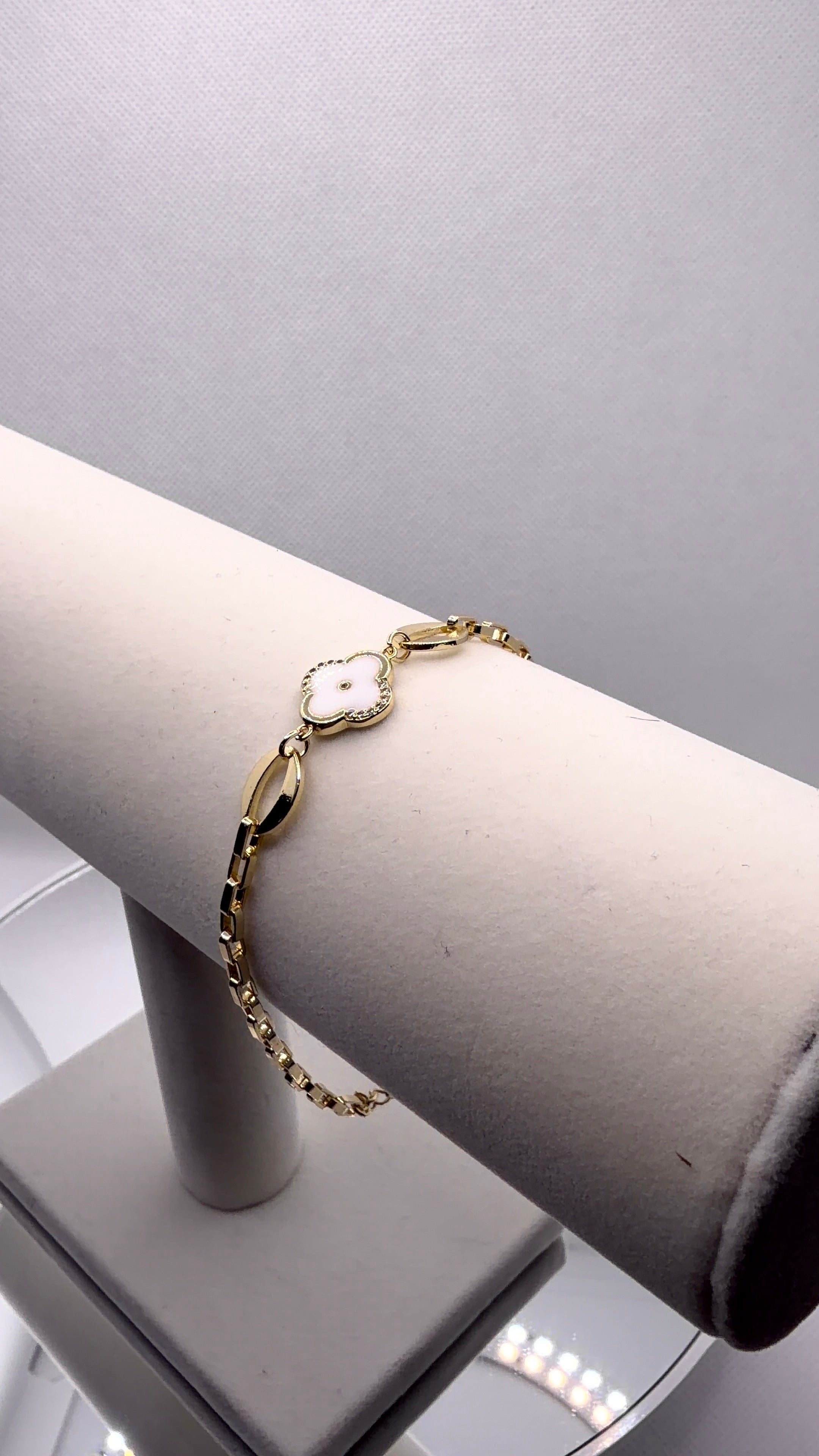 Gold Clover Charm Link Bracelet