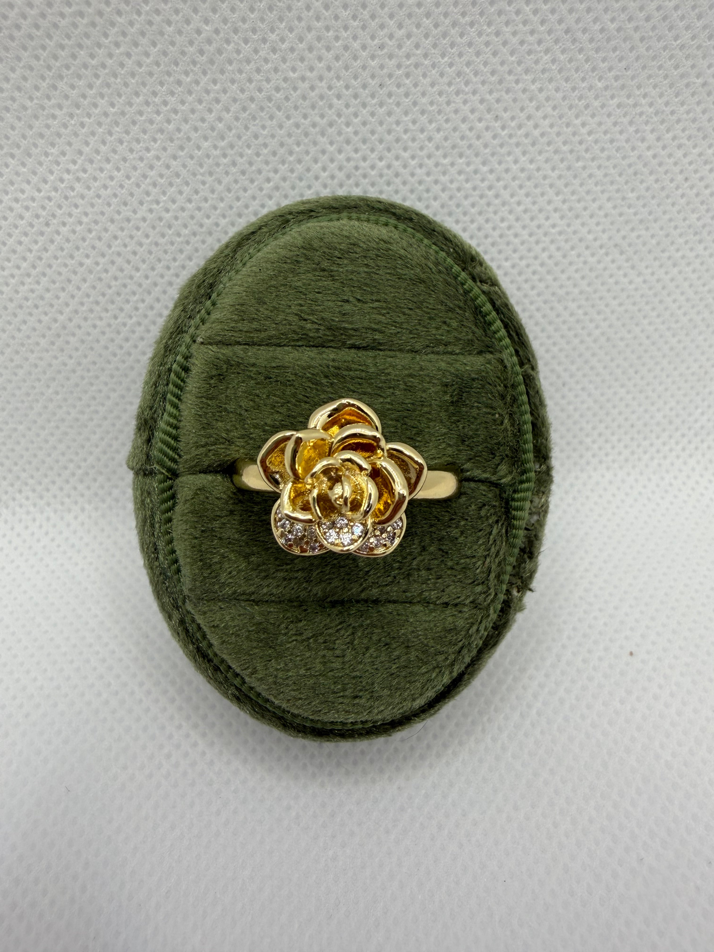 Rose Flower Ring - Elegant Gold Bloom Design