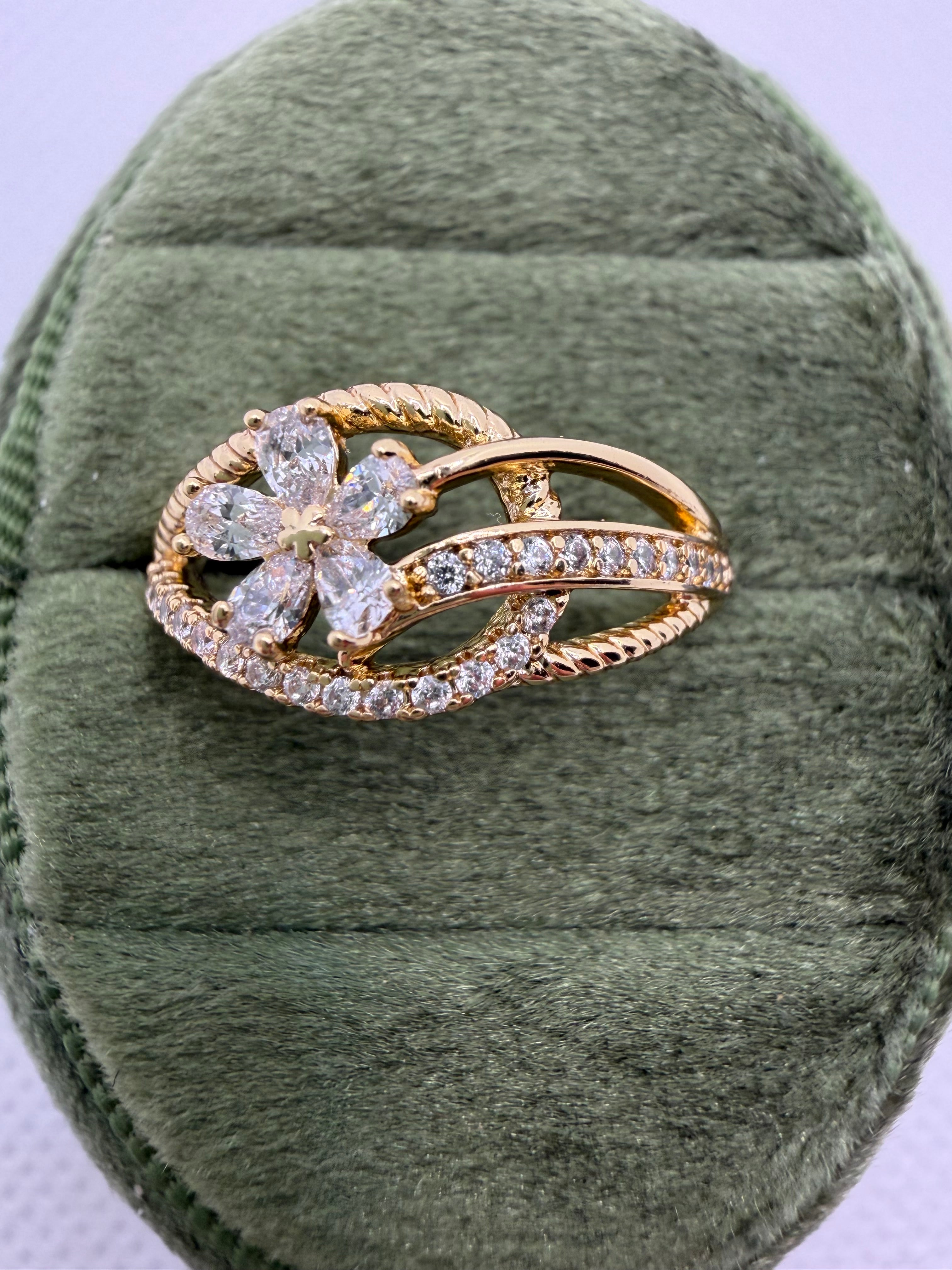 Flower Diamond Ring - Gold Plated