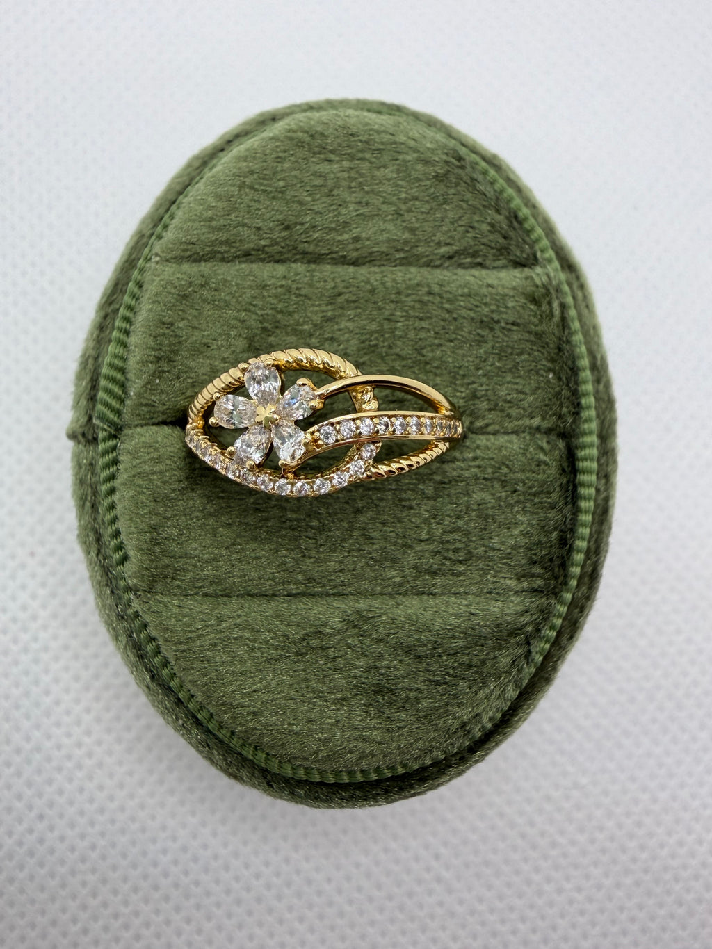Flower Diamond Ring - Gold Plated