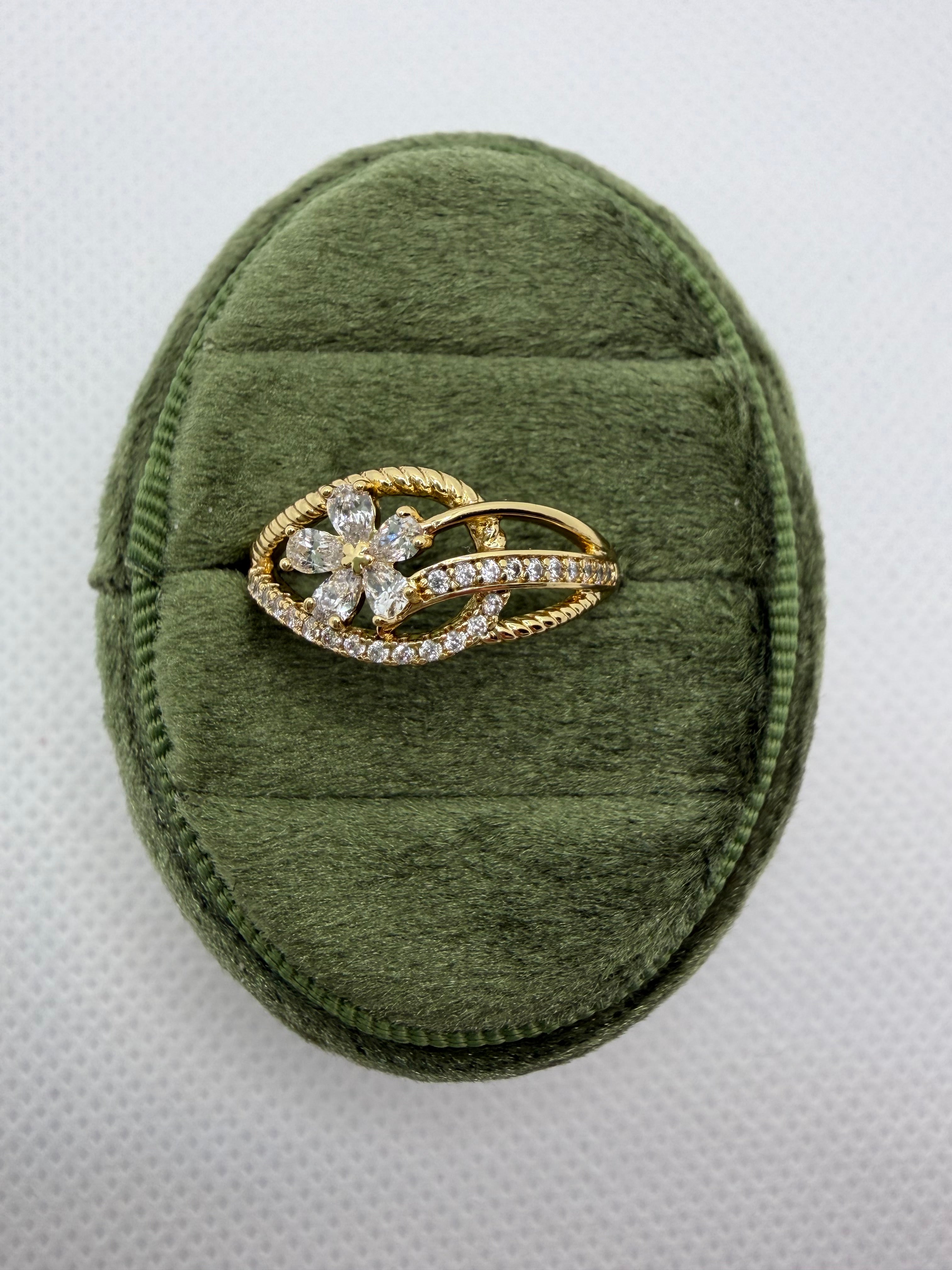 Flower Diamond Ring - Gold Plated