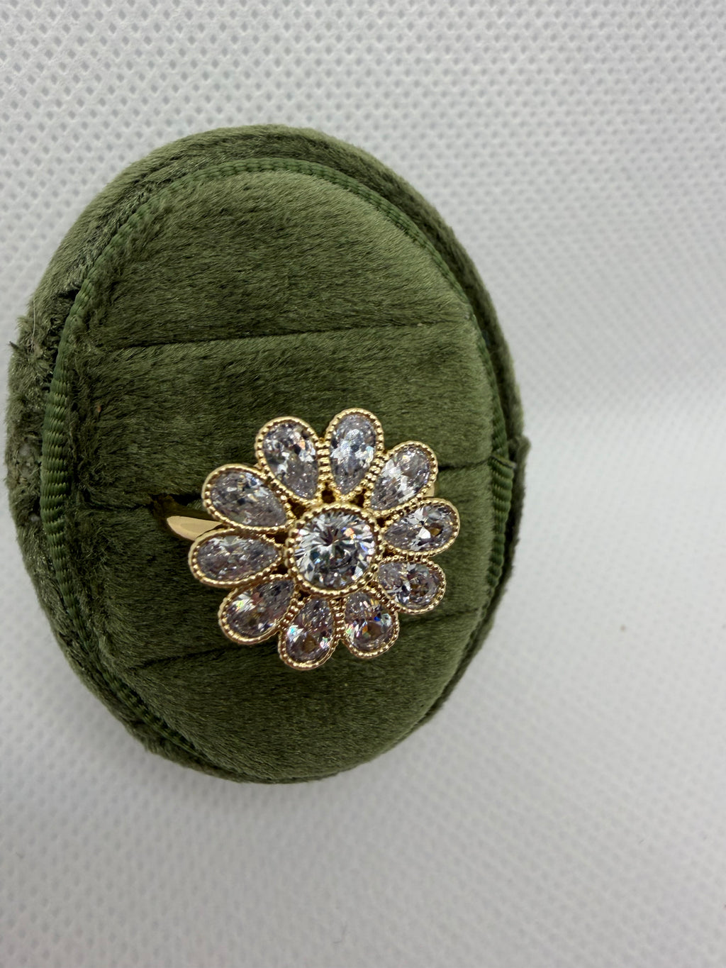 Flower Diamond Ring - Sparkling Daisy Design