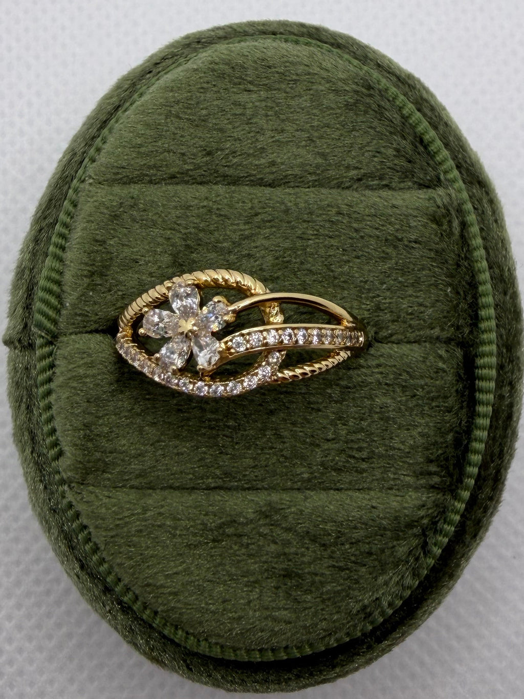 Flower Diamond Ring - Gold Plated