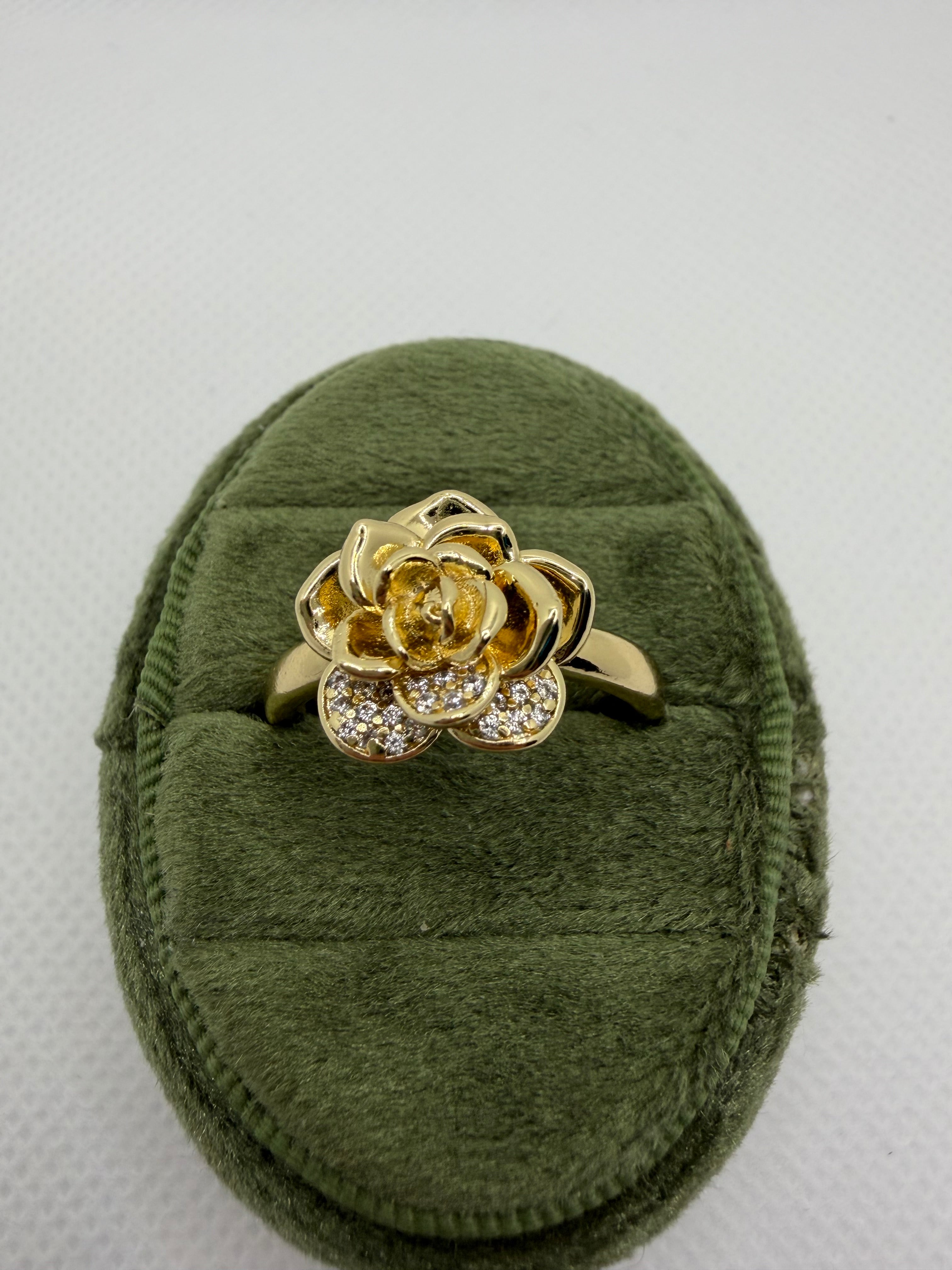 Rose Flower Ring - Elegant Gold Bloom Design