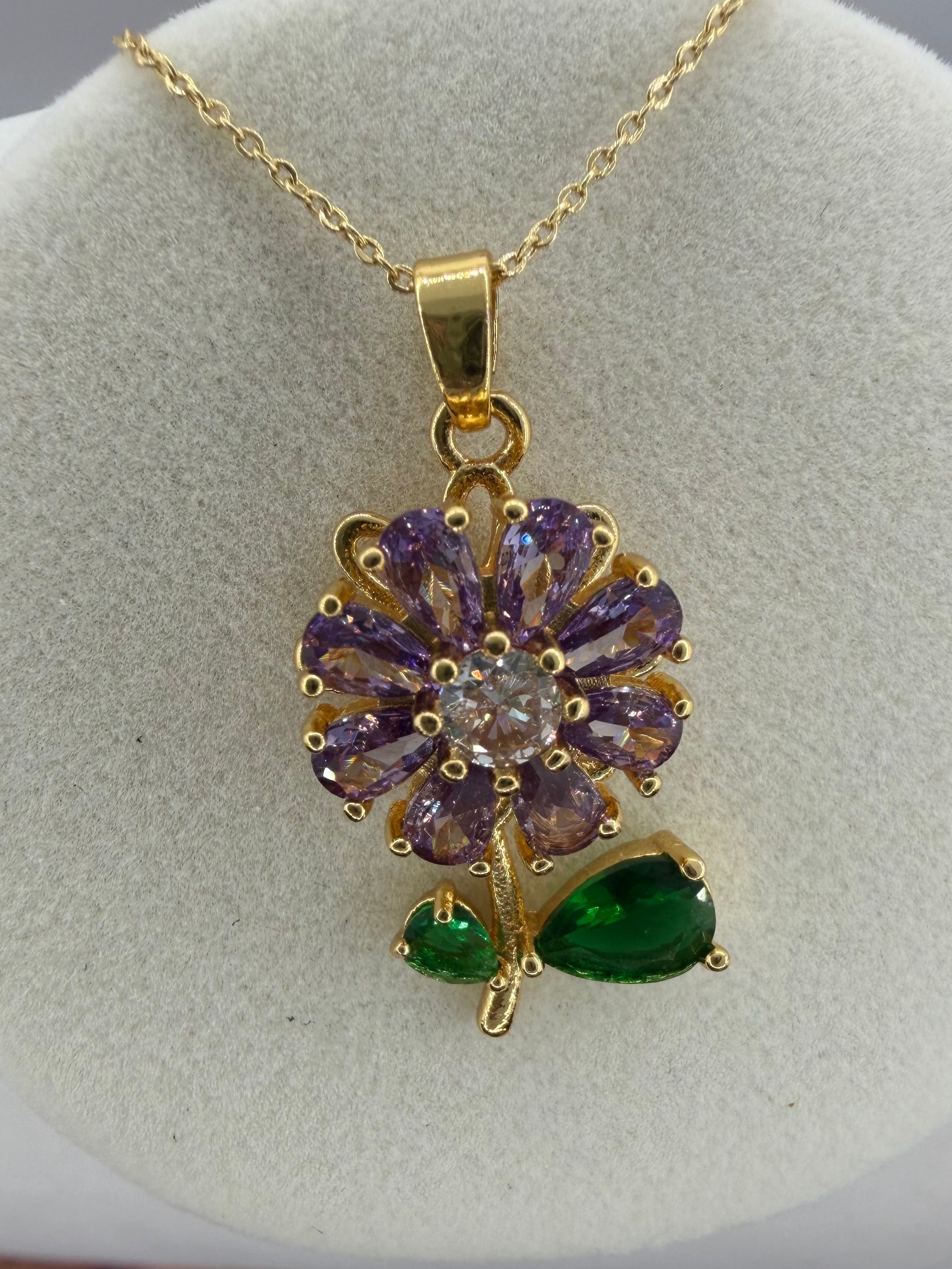 Spinning Violet Flower Pendant