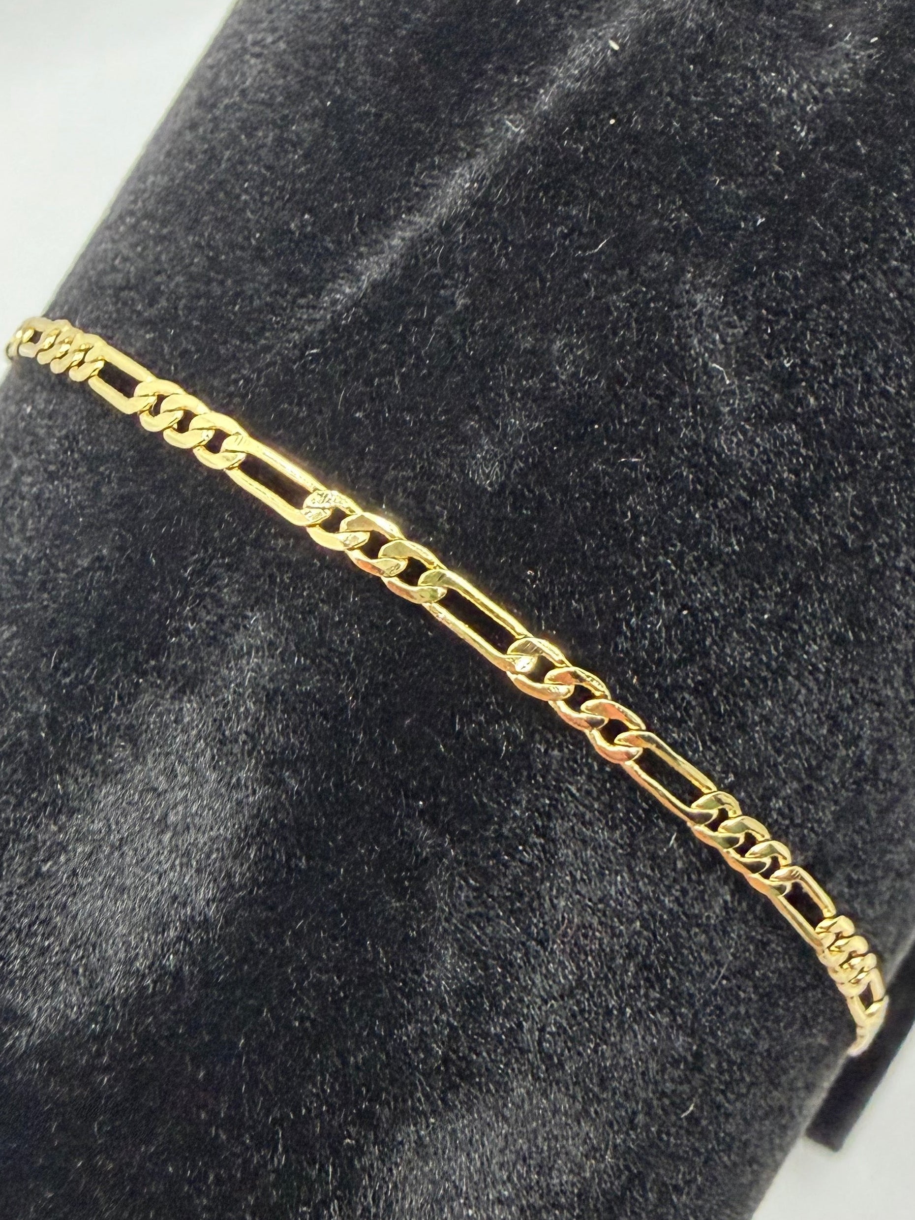 Thin Gold Figaro Chain Bracelet - Laminated Gold