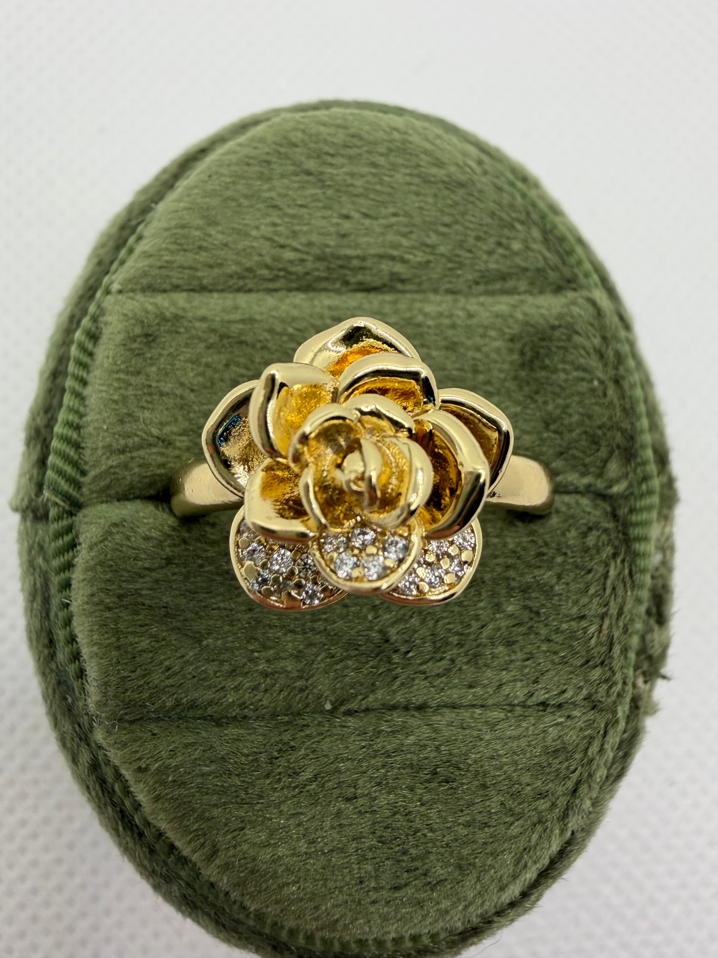 Rose Flower Ring - Elegant Gold Bloom Design